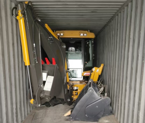 Экскаватор-погрузчик SAAO WZ388 в работе по ремонту сельских дорог, Мексика.