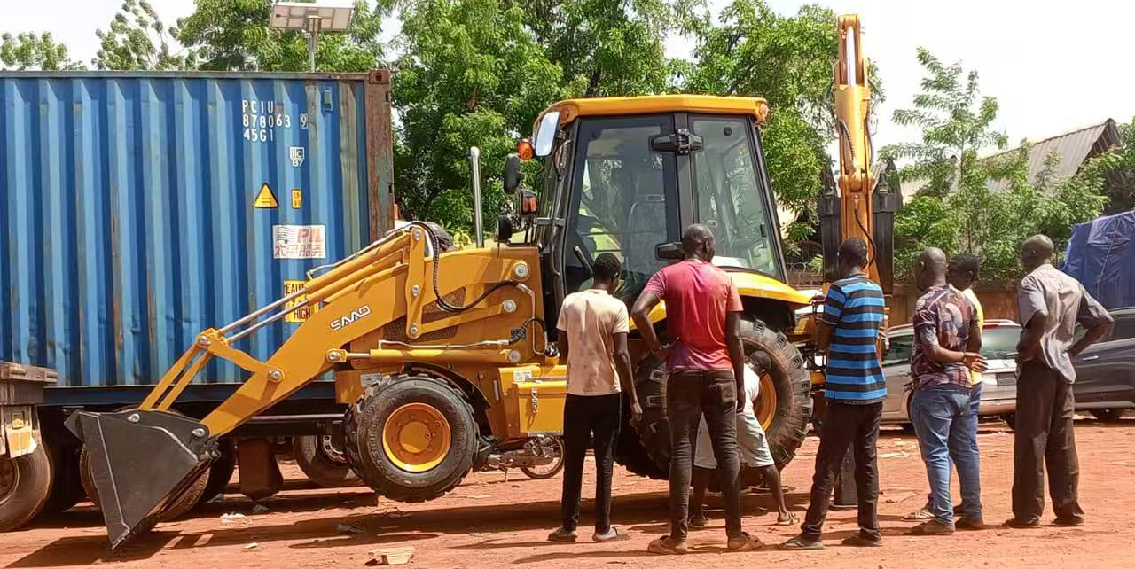 Глобальные клиенты и истории успеха | Экскаваторы-погрузчики